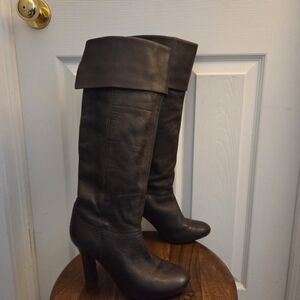 Elegant Steve Madden Leather Brown Knee-High Boots